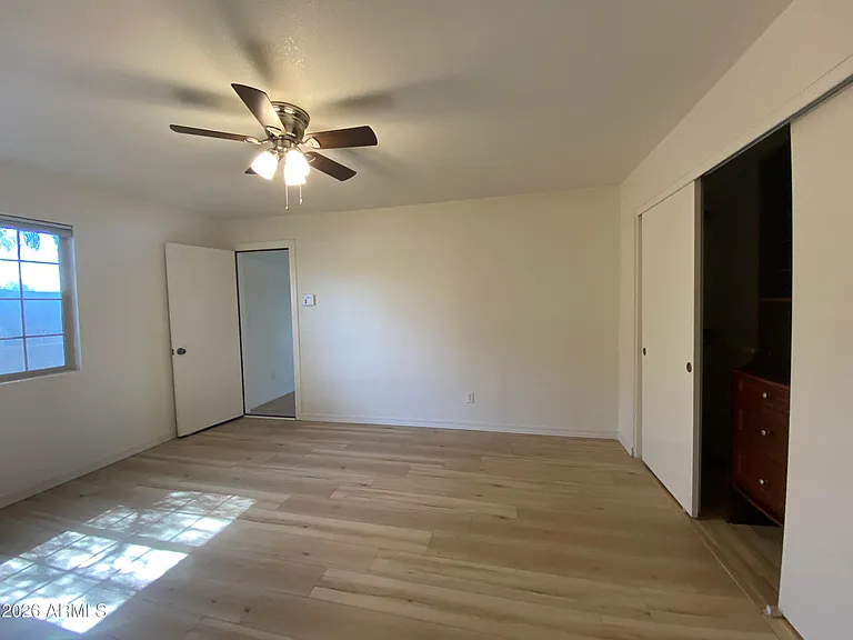 6728 W Vogel Ave — Photo 8