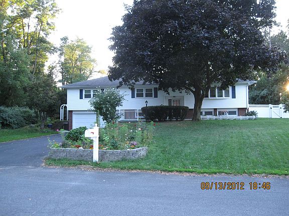 2nd image of 16 Vatrano Ln