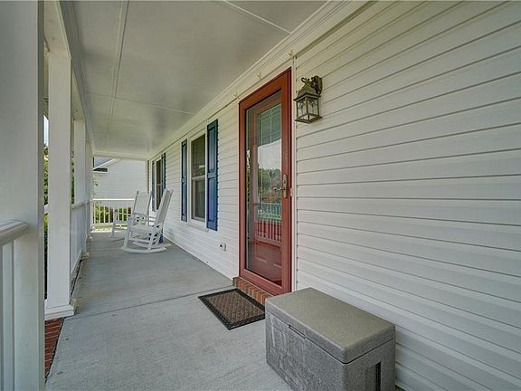 4th image of 708 Keeling Dr