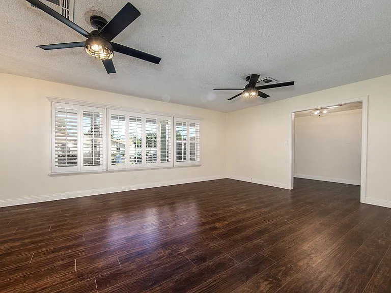 25597 Lomas Verdes St — Photo 5