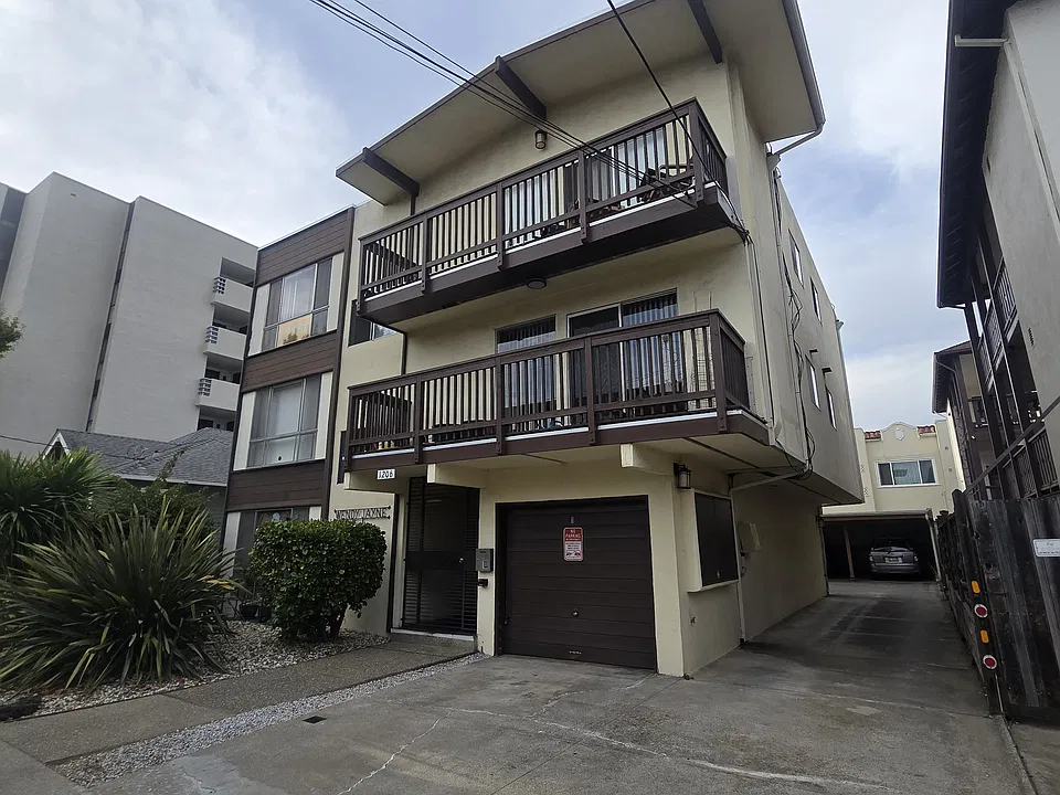 1206 Bayswater Ave #4