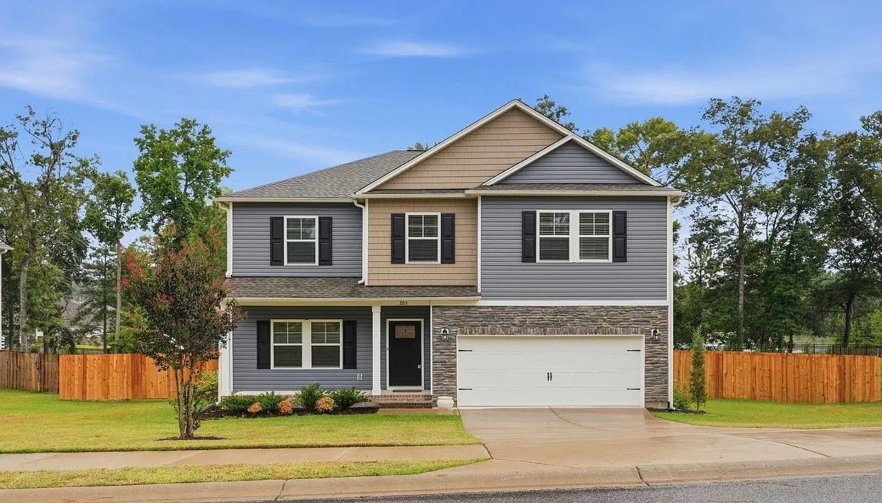 5 bed, 3.0 bath, 3000 sqft, $2,800 — Photo 1