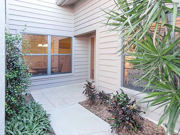 2nd image of 3918 Wilshire Dr #96