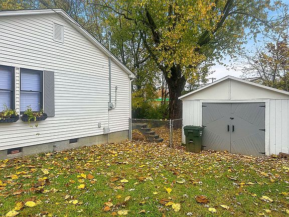 3rd image of 44 Buckner St