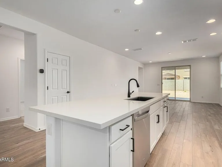 17318 W Surrey Dr — Photo 16