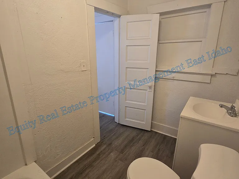815 E Clark St #5 — Photo 10