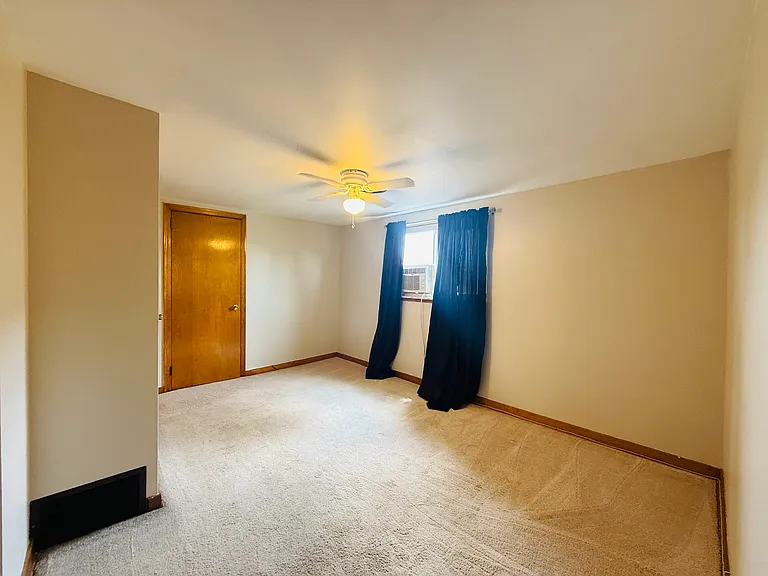 517 Center Ave #2 — Photo 6