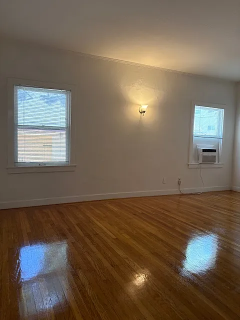 Building Photo - 817 25th St #1G