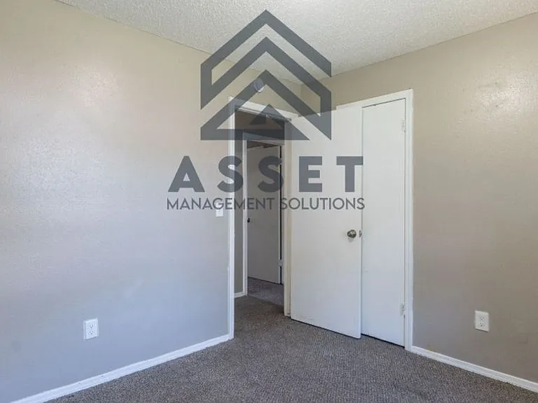 304 W Campbell Dr — Photo 18