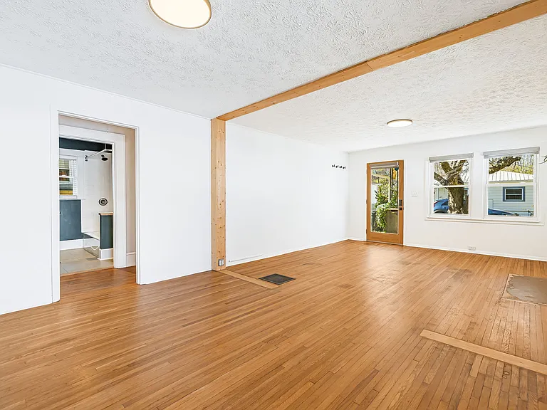 19 Jarrett St — Photo 3
