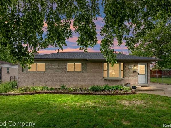 27110 Welsh Dr, Warren, MI 48092