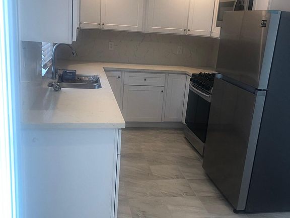 2nd image of 117 El Medio St