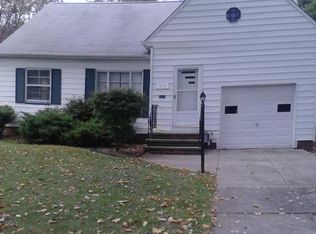 1578 Som Center Rd, Mayfield Heights, OH 44124