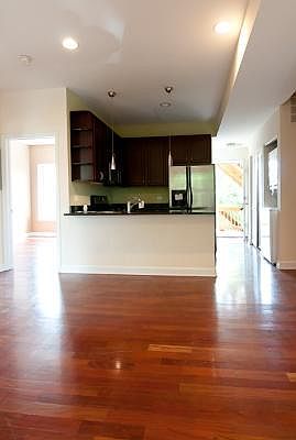 4th image of 3547 W Ainslie St
