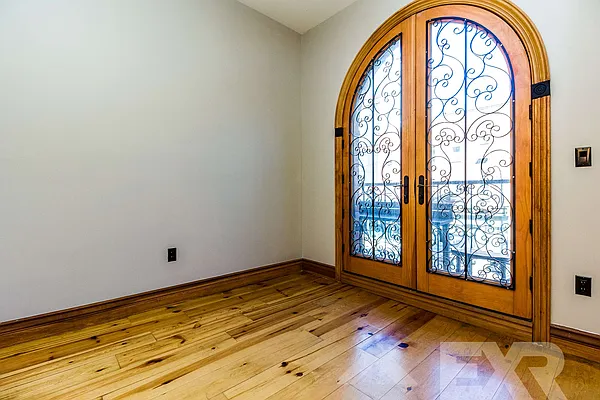 Rented by EXR | media 2