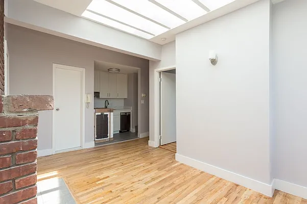 Rented by MNS | media 23