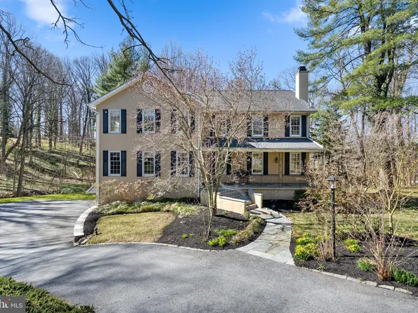 930 Academy Ln, Bryn Mawr, PA 19010