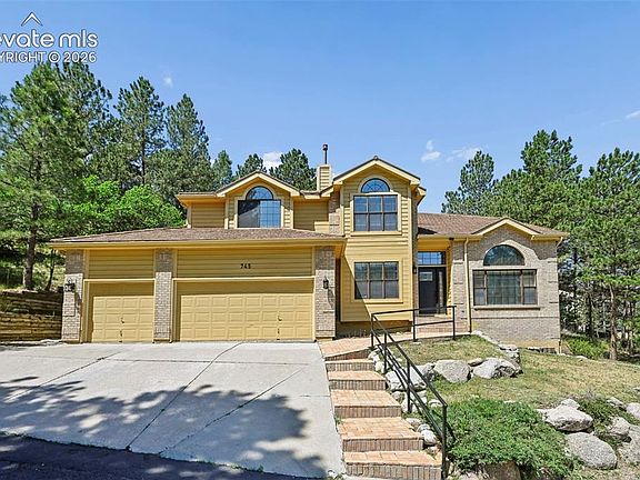 3rd image of 745 Popes Valley Dr