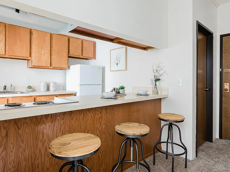 Bel Aire Apartments — Photo 8