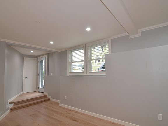 4th image of 212 Coso Ave #2A