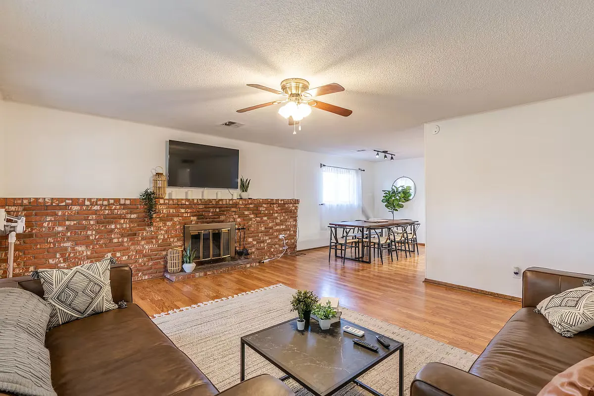 4 bed, 1706 sqft, $2,440 — Photo 1