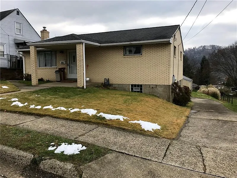 416 Willow St photo 1