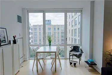 Rented by R New York