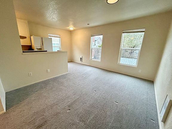 3rd image of 1010 N 45th St APT 4