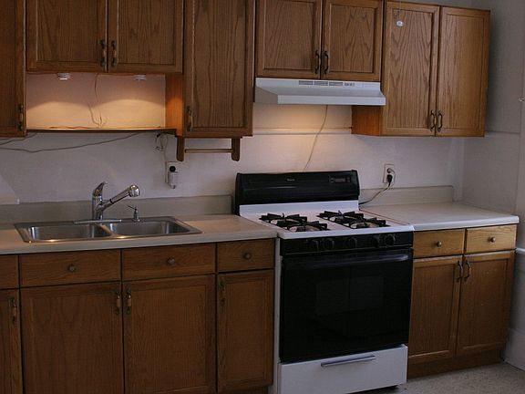 Eat-in Kitchen