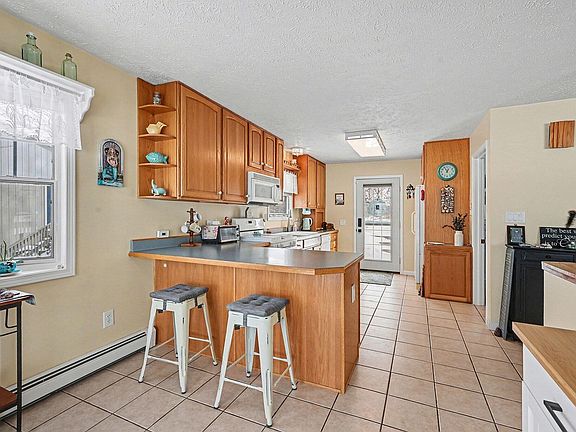 3rd image of 5201 12 1/2 Mile Rd