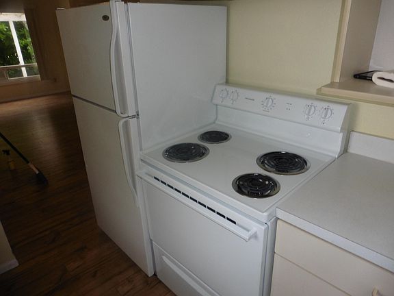 4th image of 1901 Ann St NE