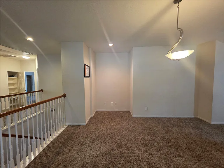 2715 Riverhollow Ln — Photo 24
