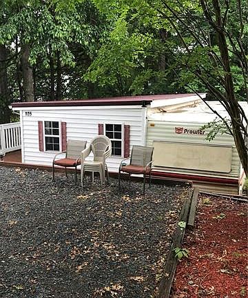 2nd image of 105 Marina Ln
