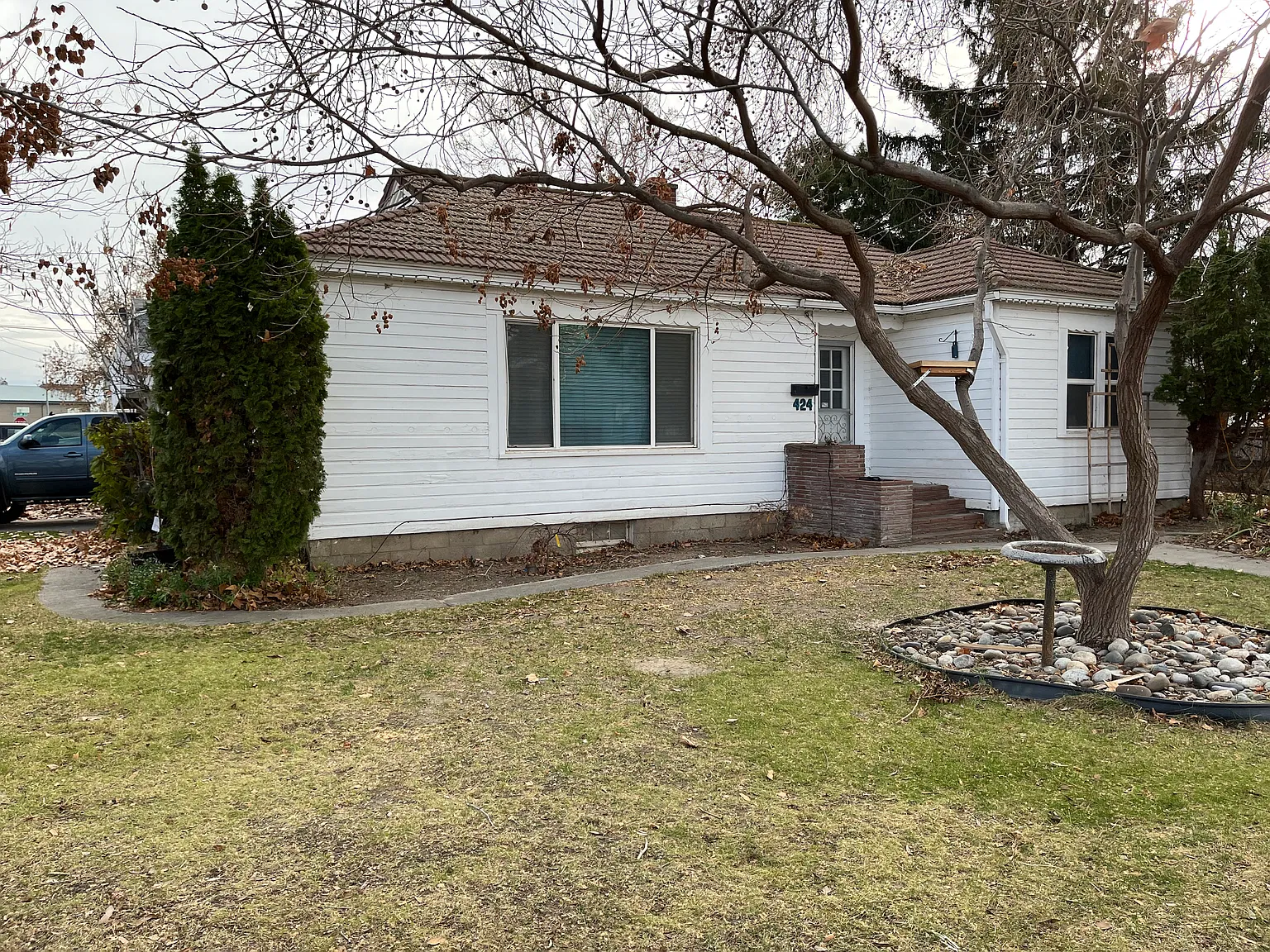 3 bed, 1200 sqft, $1,450 — Photo 1