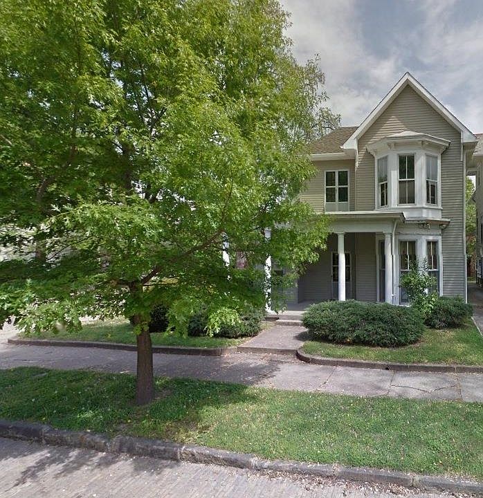 1st image of 1000 SE 1st St