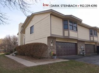 751 Buckingwood Ct, Chanhassen, MN 55317