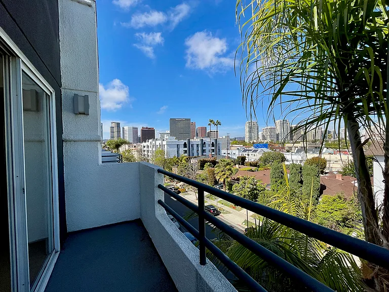 Midvale Towers — Photo 194