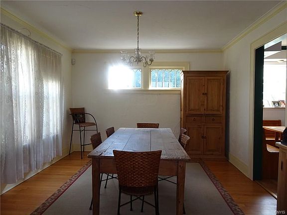 5th image of 109 Strathmore Dr
