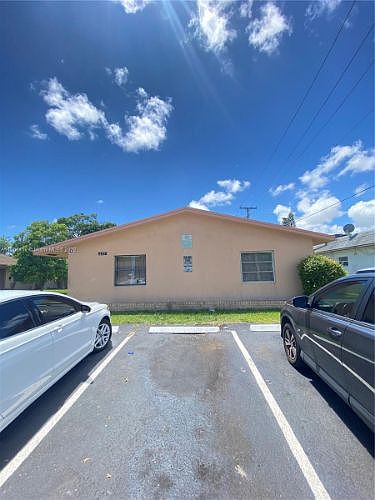 1st image of 220 NE 41st St #4