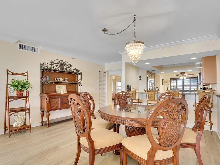 1055 Ocean Dr #403 — Photo 26