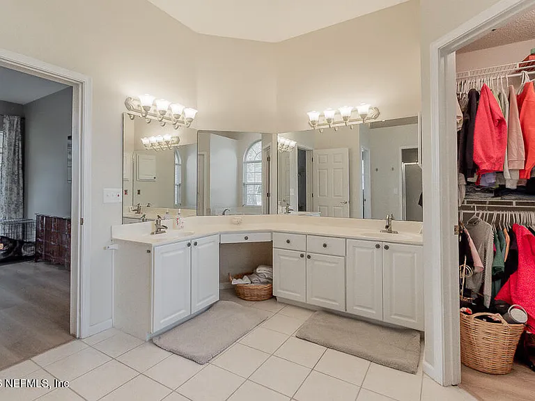 1905 Harbor Island Dr — Photo 24