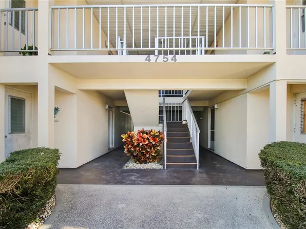 4754 Marine Pkwy APT 103, New Port Richey, FL 34652