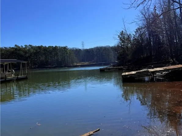 139 Gordon Dr, Central, SC 29630