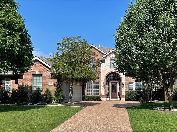 2nd image of 2305 Brenham Dr