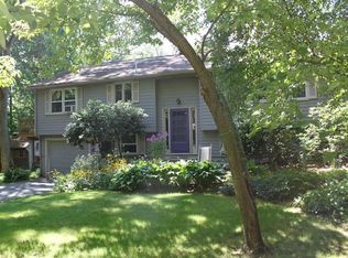 45 Ward St, Amherst, MA 01002