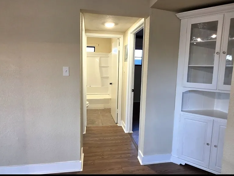 2914 W Almeria Rd #3 — Photo 7