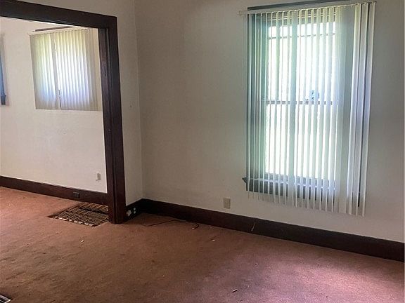 3rd image of 204 Lorenz Ave