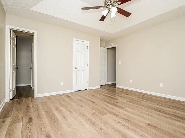 608 Fieldcrest Dr — Photo 9