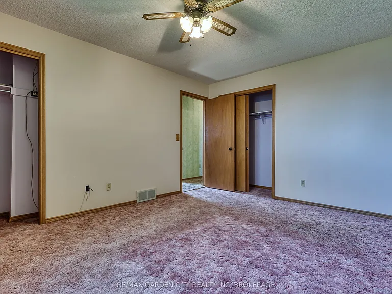 7740 Chorozy St — Photo 18