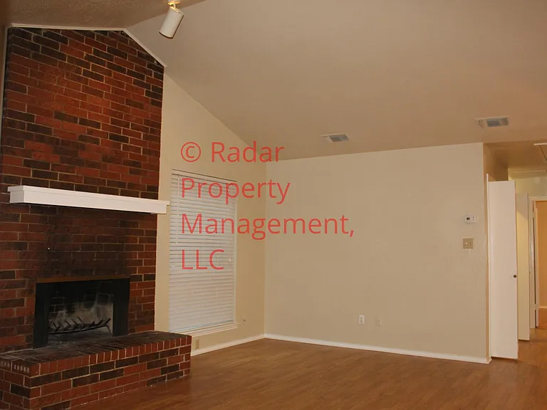 6418 Lago Vista Dr — Photo 13